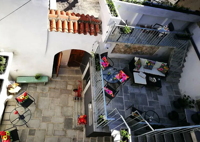 Cres Studio Till Apartment