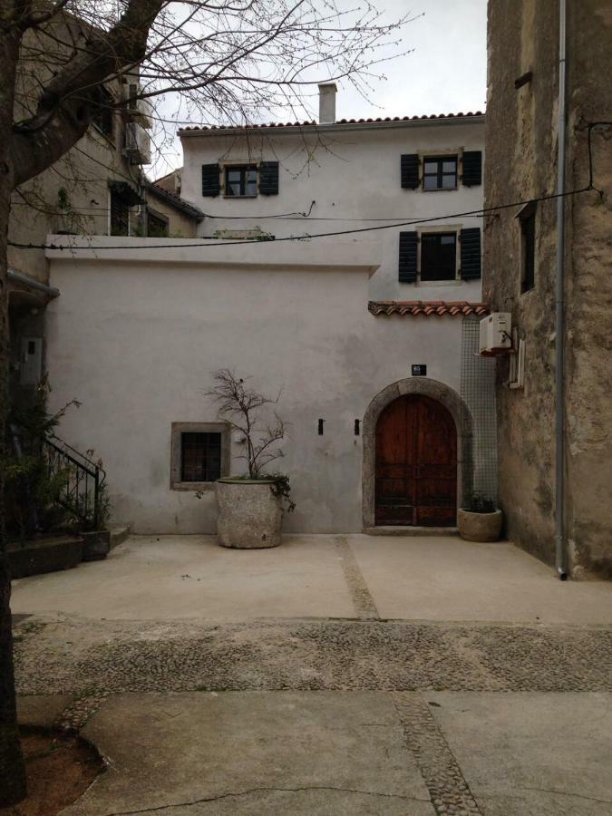 Cres Studio Till Apartment Cres